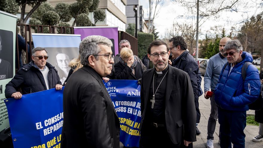 La Iglesia encumbra al obispo que más se empleó en minimizar la pederastia